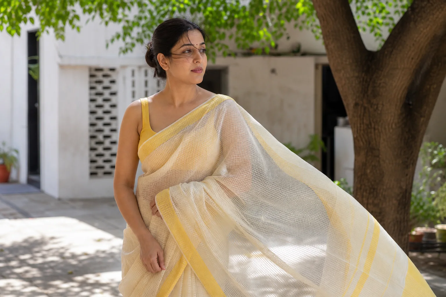 How to Choose a Kota Doria Saree for Summer